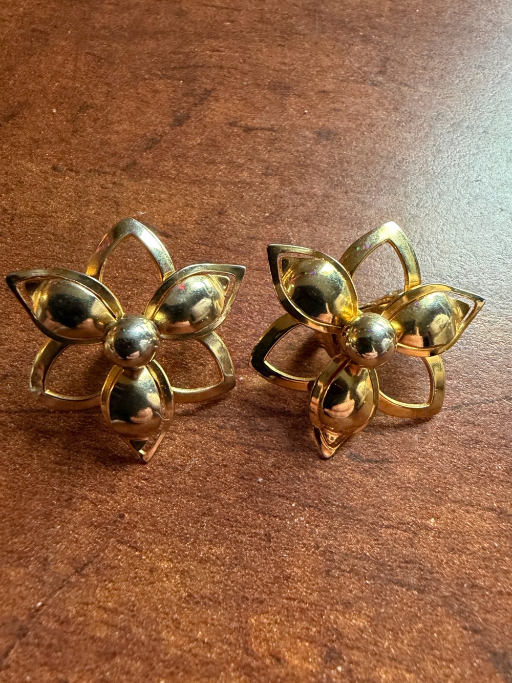 Vintage Sarah Coventry Gold Floral Clip-On Earrings